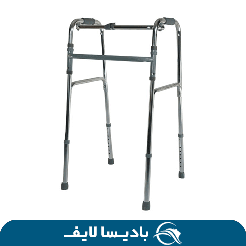 واکر تاشو آلومینیومی با طراحی سبک و قابلیت تنظیم ارتفاع برای کمک به افراد با مشکلات حرکتی